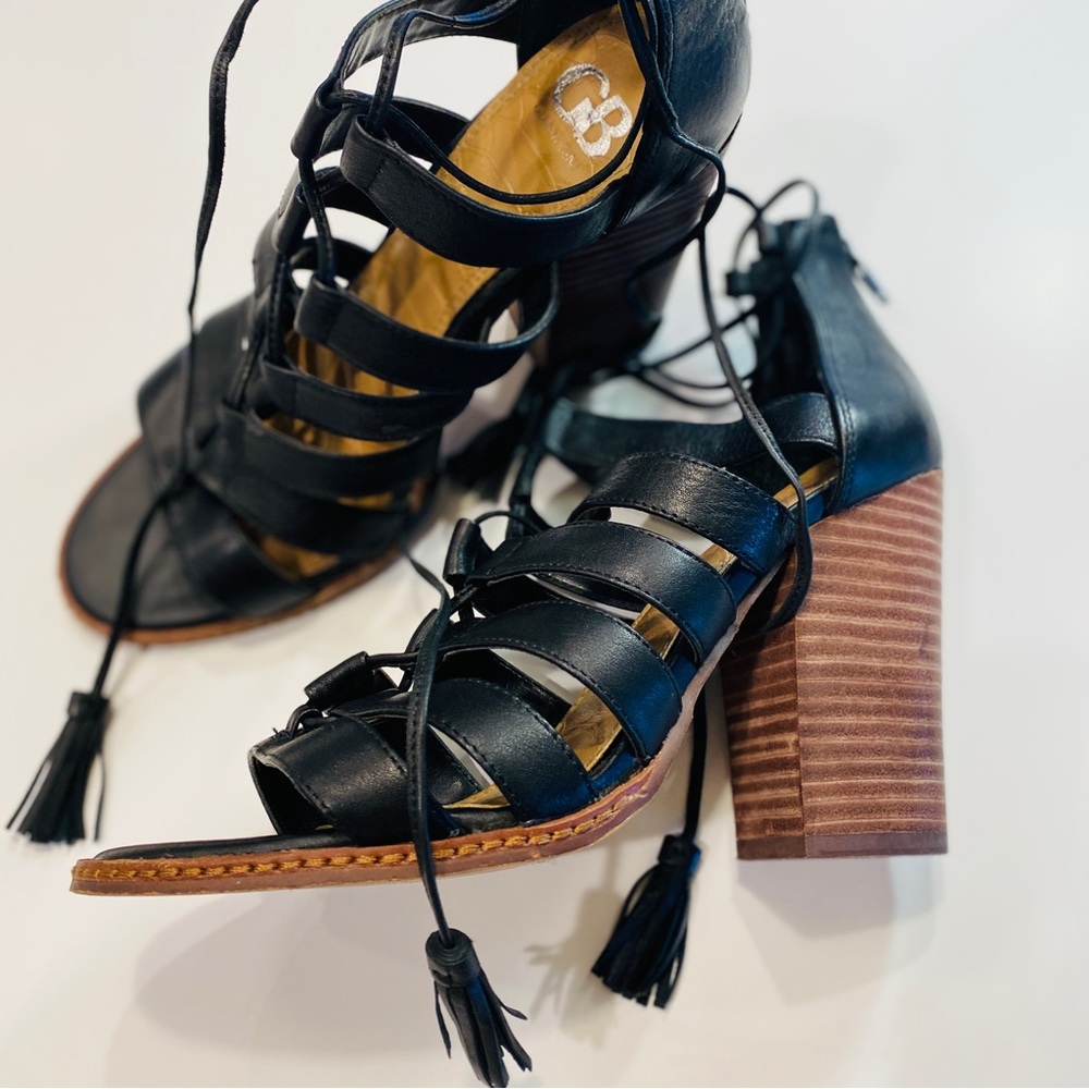 Gianni Bini black laced sandals